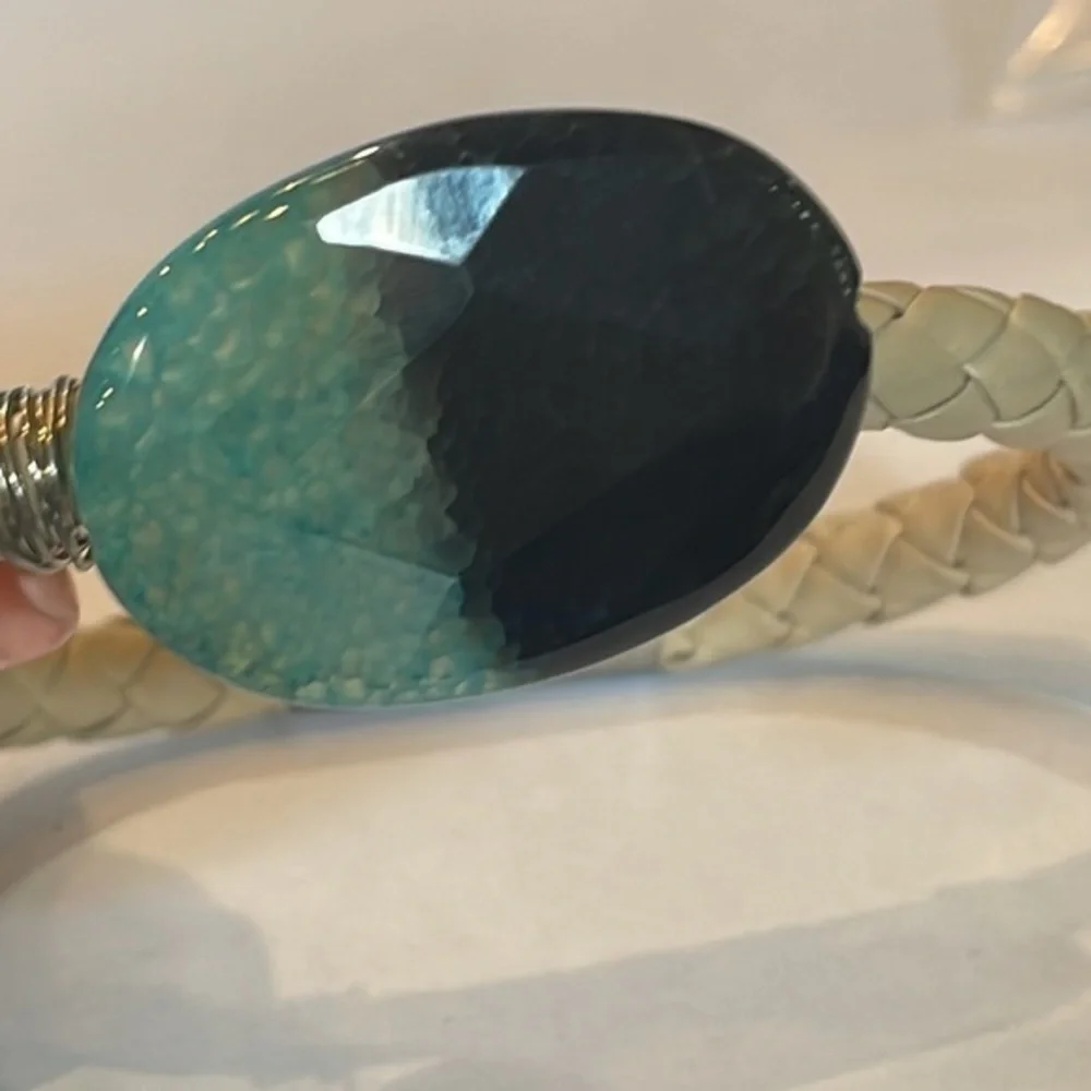 CREAM‎ WOVEN LEATHER MAGNETIC BRACELET WITH 1.5inch BLACK BLUE STONE HANDWIRED